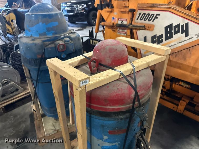 image for item EB2789 (7) pumps