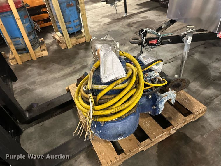 image for item EB2789 (7) pumps