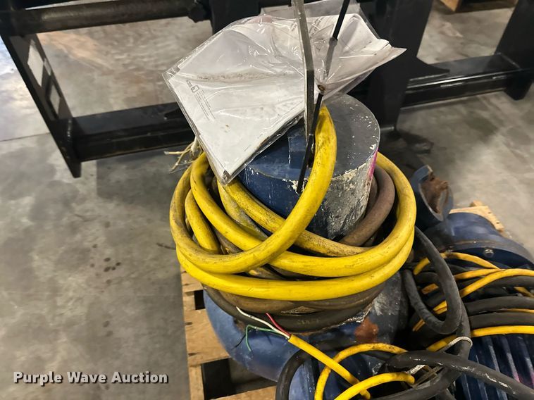 image for item EB2789 (7) pumps