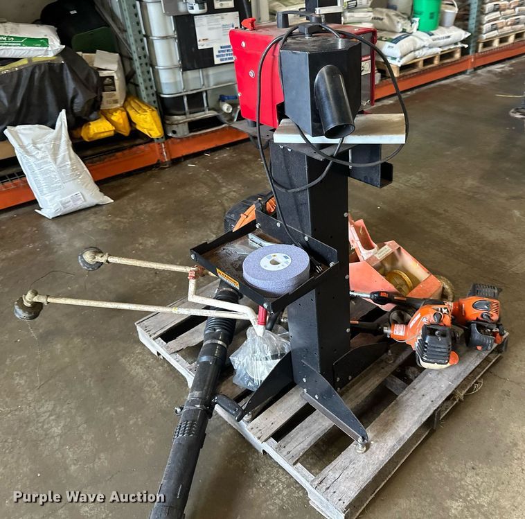 image for item EB2792 Lawn and garden equipment