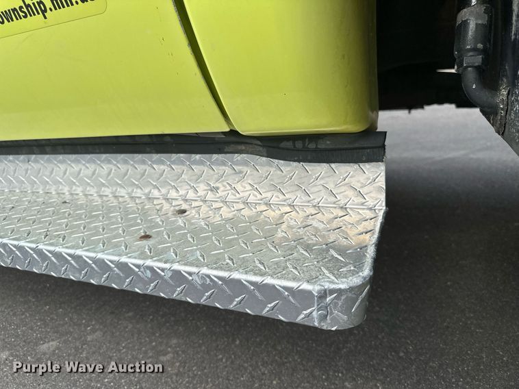 image for item EB2794 2000 Ford F550 dump truck