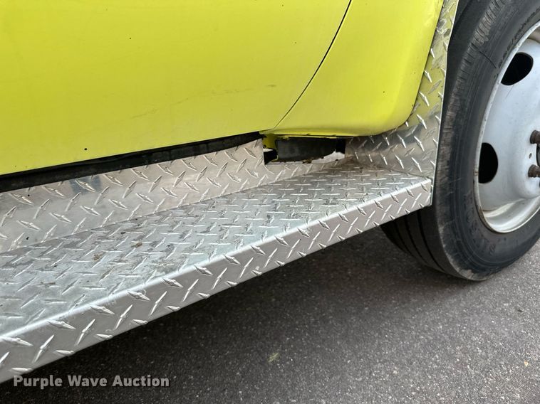 image for item EB2794 2000 Ford F550 dump truck