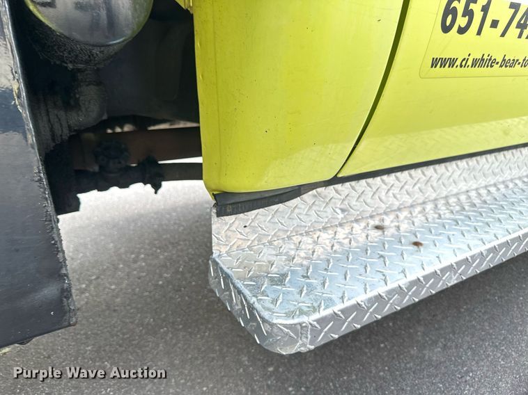 image for item EB2794 2000 Ford F550 dump truck