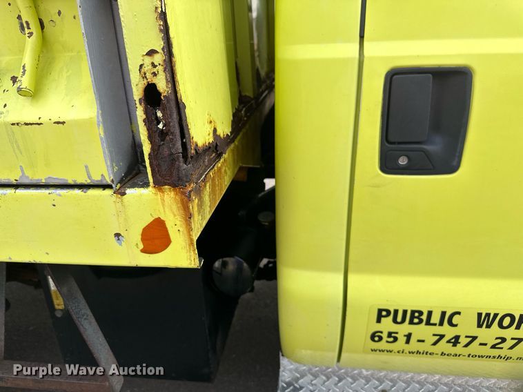 image for item EB2794 2000 Ford F550 dump truck