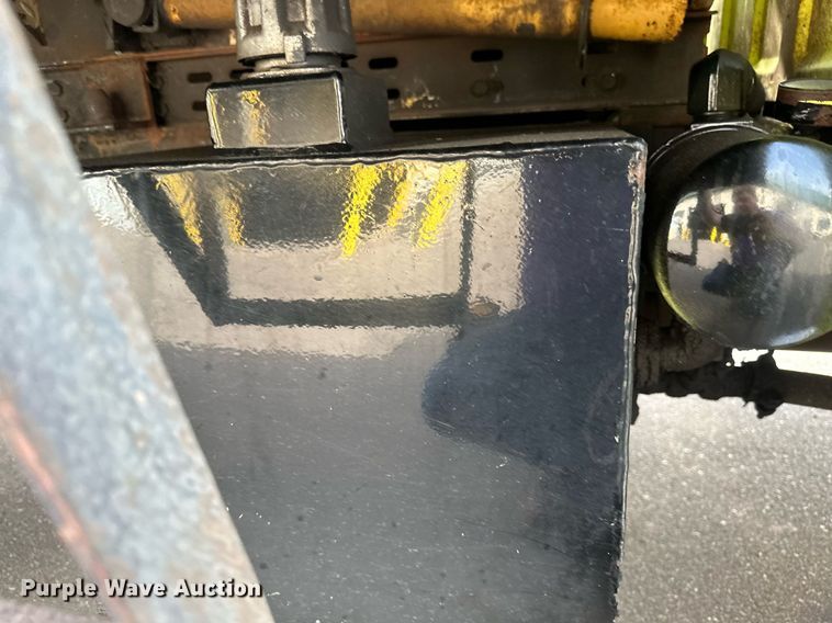 image for item EB2794 2000 Ford F550 dump truck