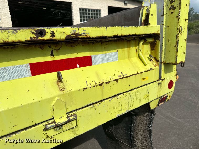 image for item EB2794 2000 Ford F550 dump truck