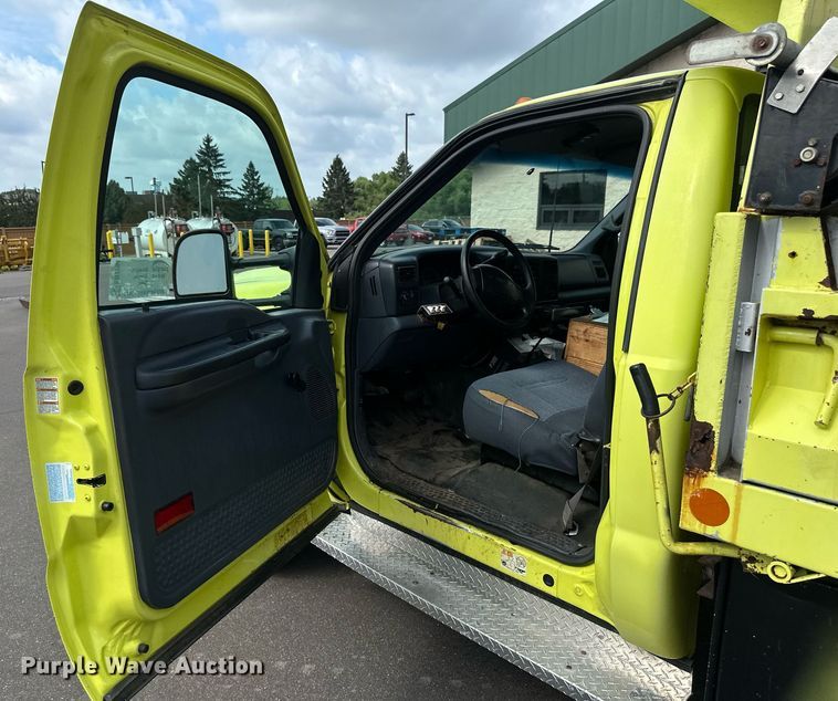 image for item EB2794 2000 Ford F550 dump truck