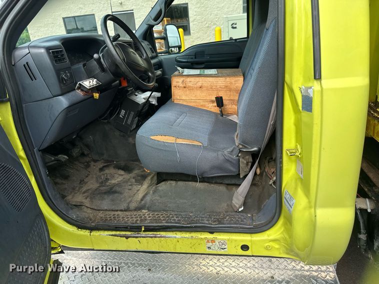 image for item EB2794 2000 Ford F550 dump truck