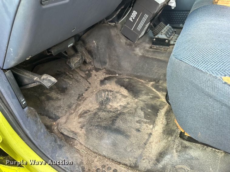 image for item EB2794 2000 Ford F550 dump truck