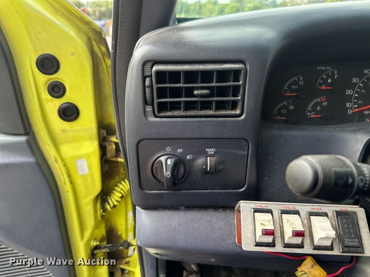 image for item EB2794 2000 Ford F550 dump truck