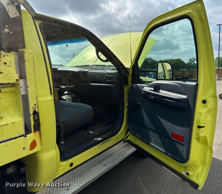 image for item EB2794 2000 Ford F550 dump truck