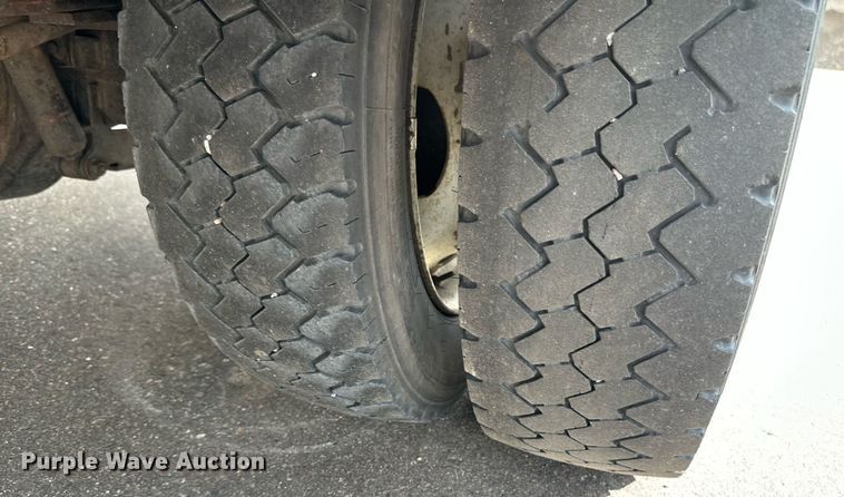 image for item EB2794 2000 Ford F550 dump truck