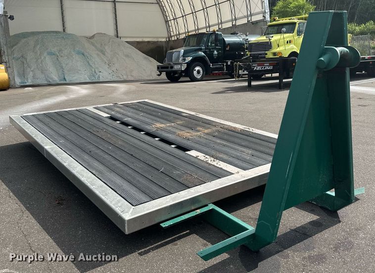 image for item EB2796 Hook lift bed