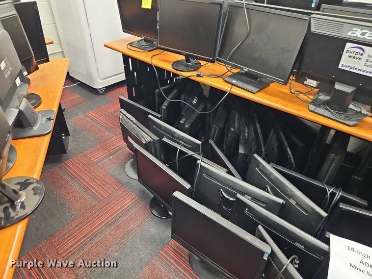 image for item EB8153 Approximately 241 computer monitors