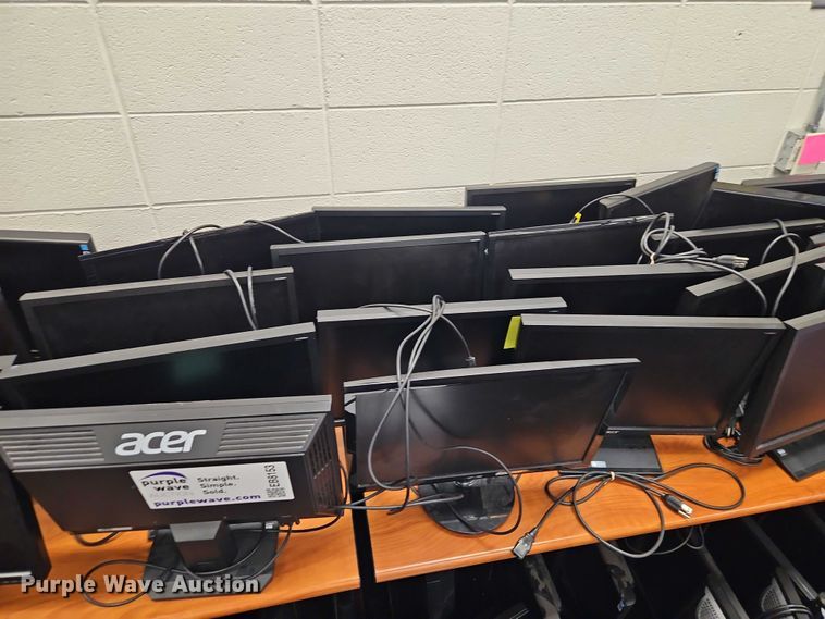 image for item EB8153 Approximately 241 computer monitors