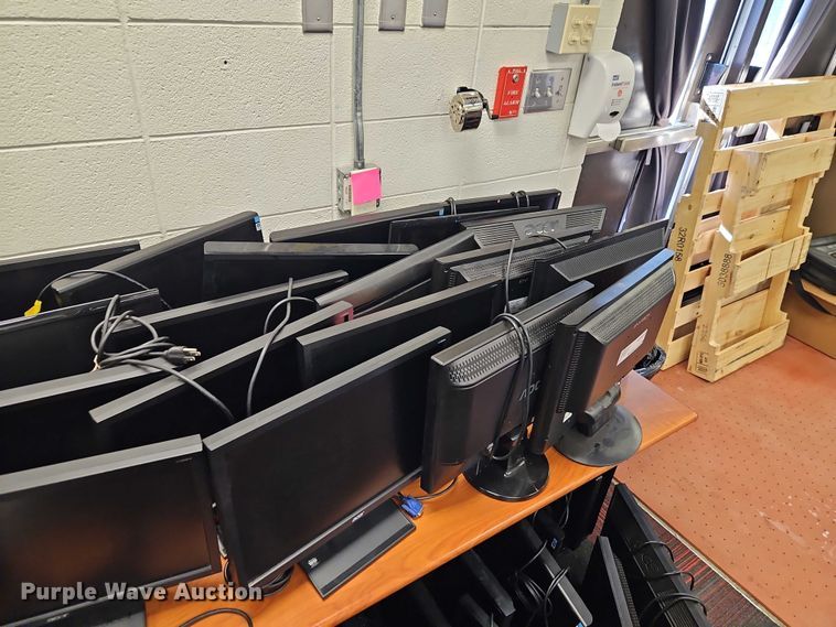 image for item EB8153 Approximately 241 computer monitors