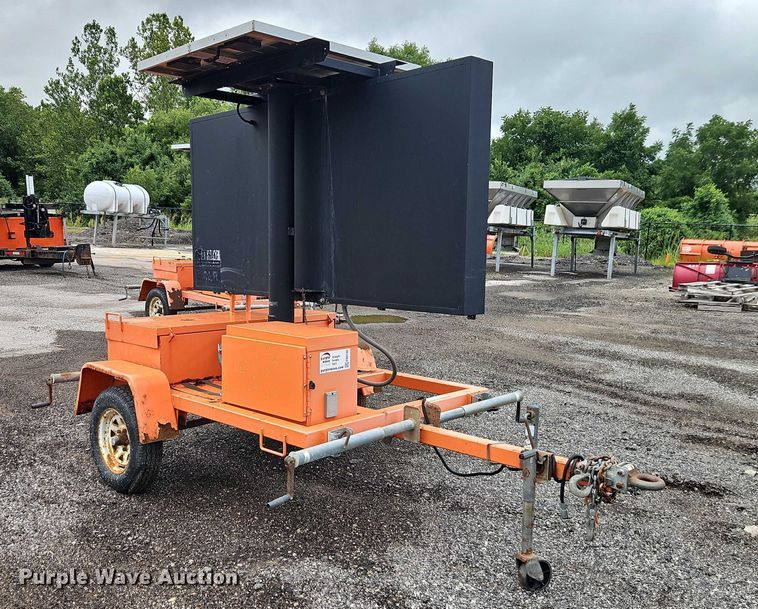 image for item EB8180 2007 American Signal message board trailer