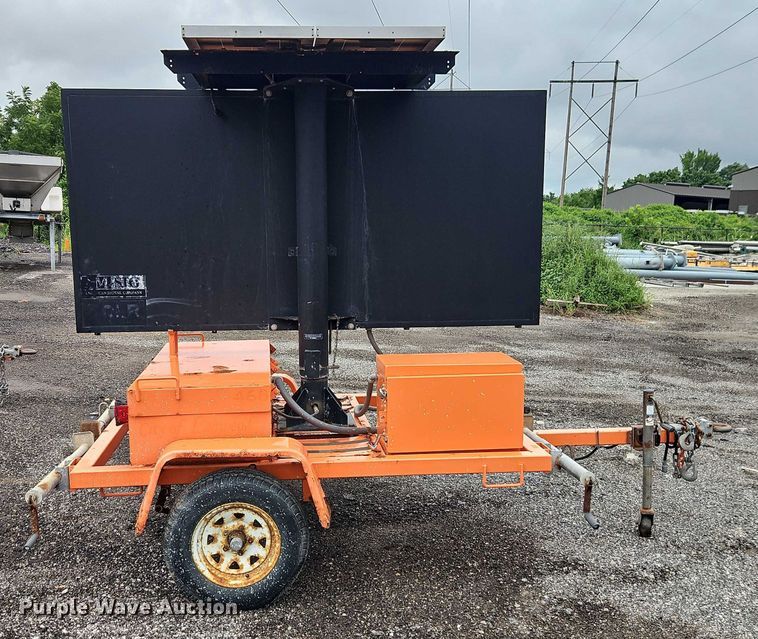 image for item EB8180 2007 American Signal message board trailer