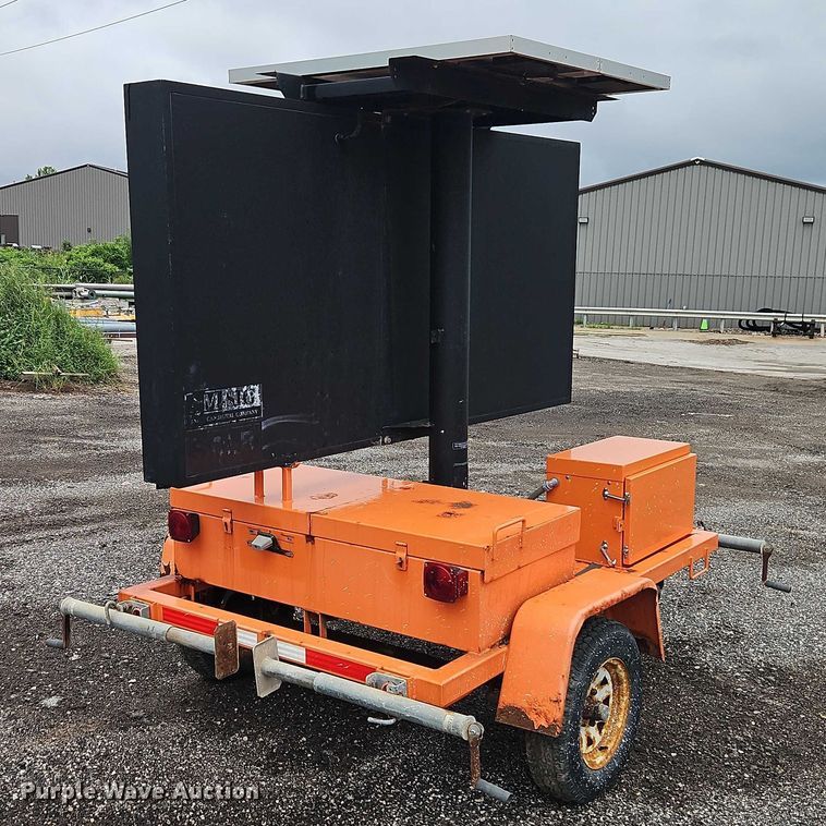 image for item EB8180 2007 American Signal message board trailer