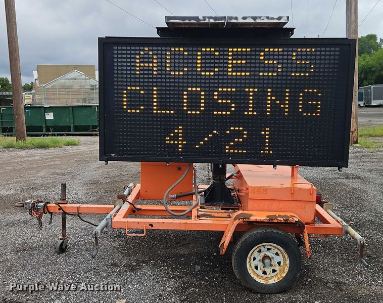 image for item EB8180 2007 American Signal message board trailer