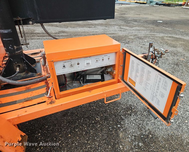 image for item EB8180 2007 American Signal message board trailer