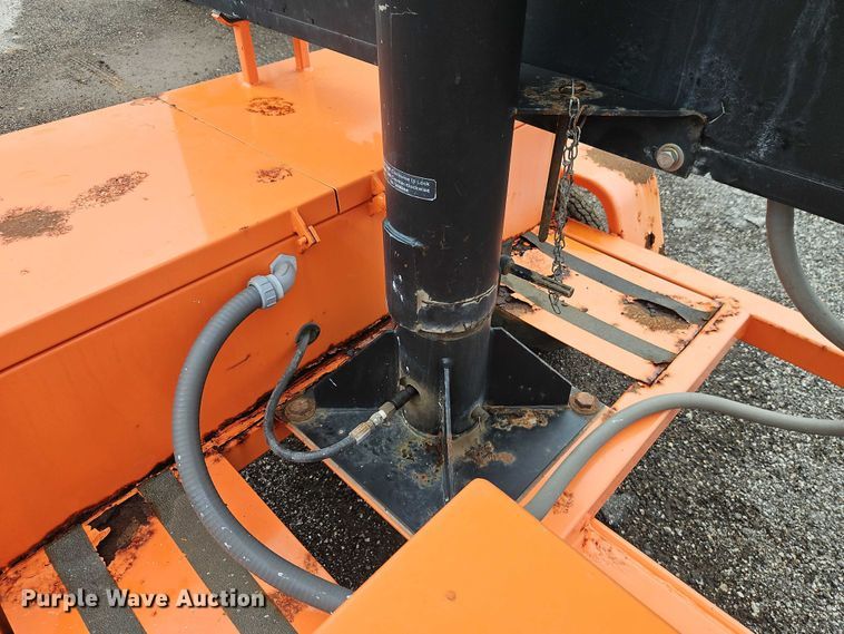 image for item EB8180 2007 American Signal message board trailer