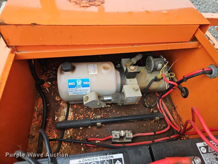 image for item EB8180 2007 American Signal message board trailer