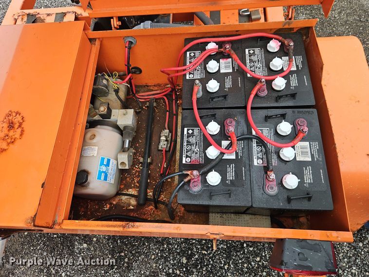 image for item EB8180 2007 American Signal message board trailer