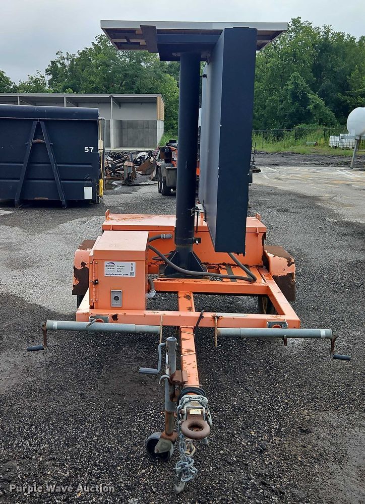 image for item EB8181 2007 American Signal message board trailer