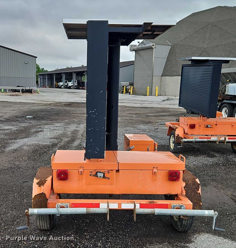 image for item EB8181 2007 American Signal message board trailer