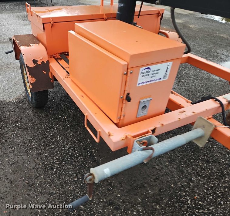 image for item EB8181 2007 American Signal message board trailer