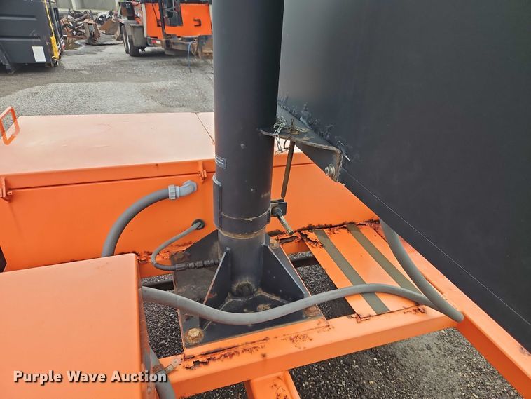 image for item EB8181 2007 American Signal message board trailer