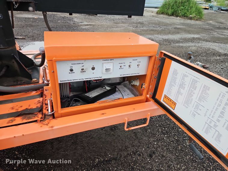 image for item EB8181 2007 American Signal message board trailer