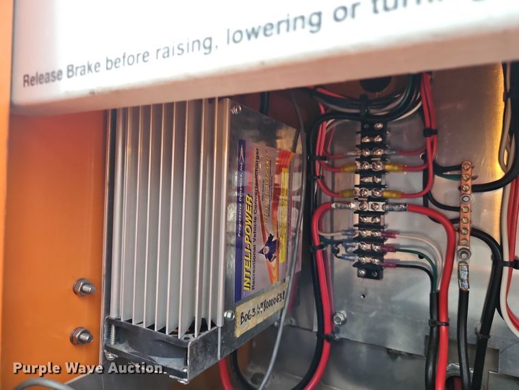 image for item EB8181 2007 American Signal message board trailer