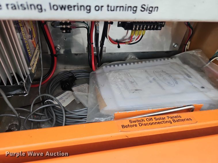 image for item EB8181 2007 American Signal message board trailer