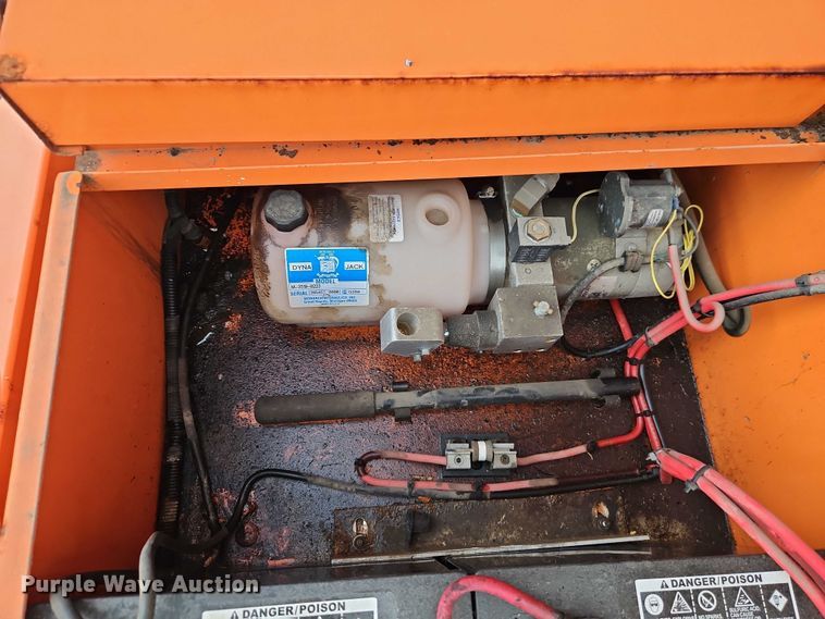 image for item EB8181 2007 American Signal message board trailer