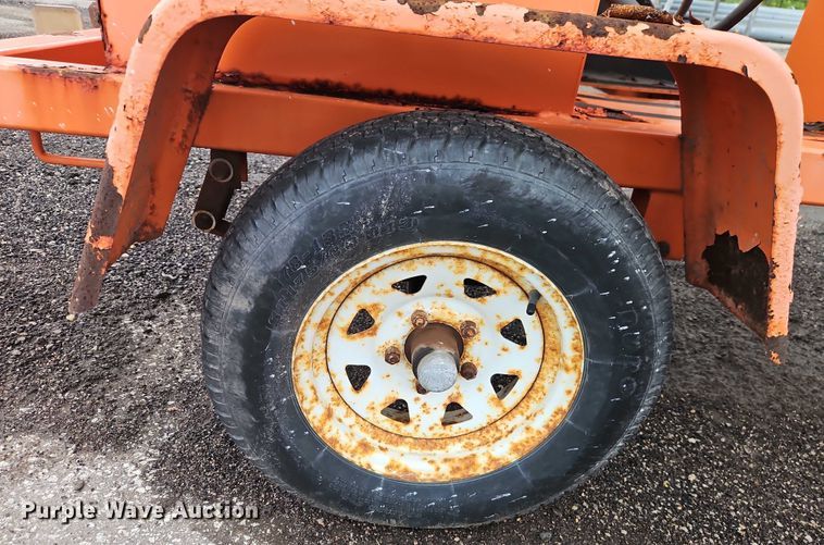 image for item EB8181 2007 American Signal message board trailer