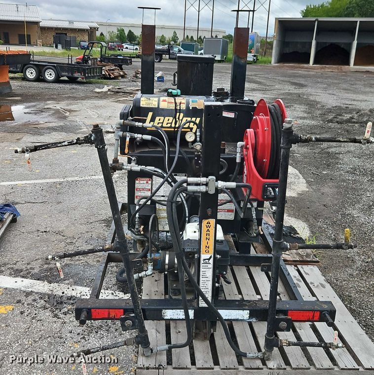 image for item EB8185 LeeBoy 150 tack distributor 