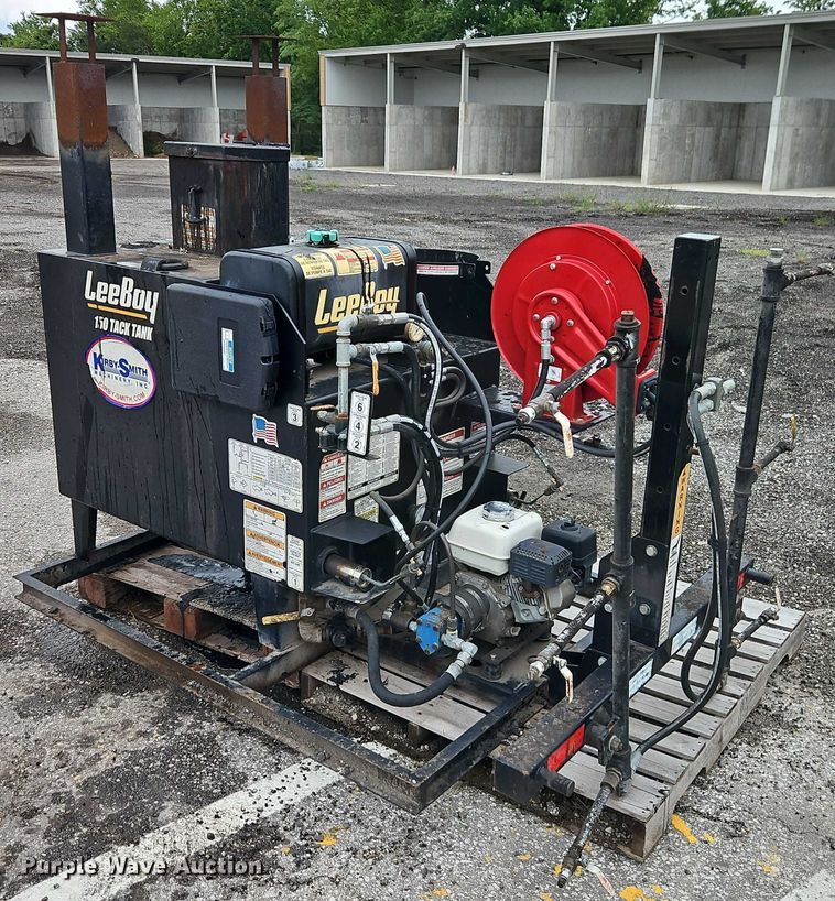 image for item EB8185 LeeBoy 150 tack distributor 