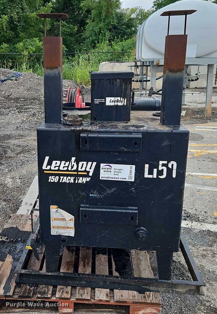 image for item EB8185 LeeBoy 150 tack distributor 