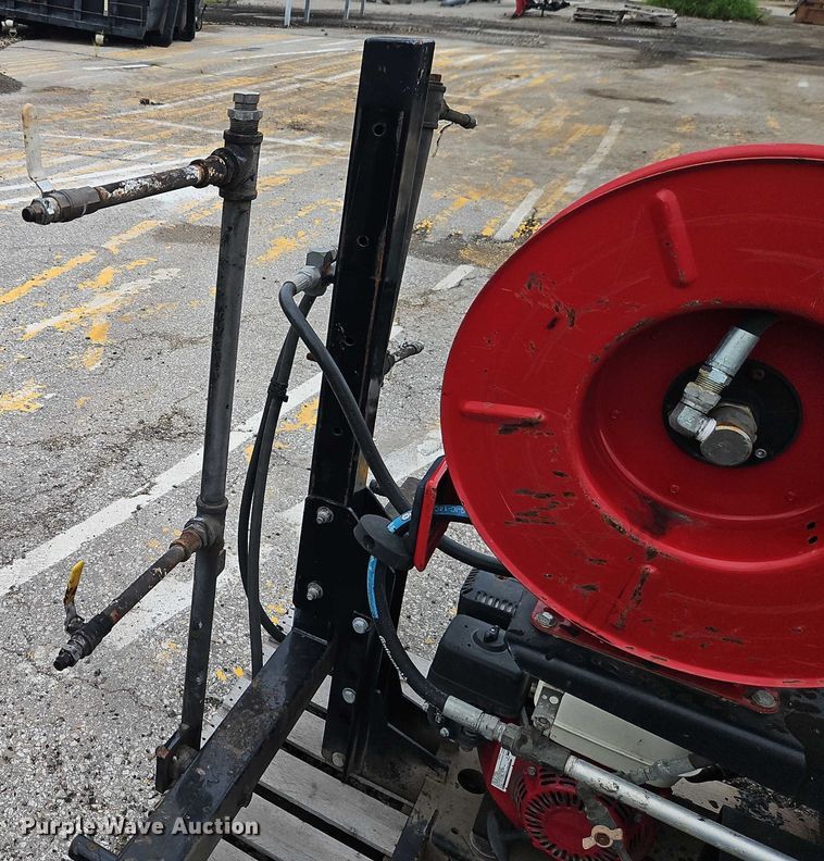 image for item EB8185 LeeBoy 150 tack distributor 