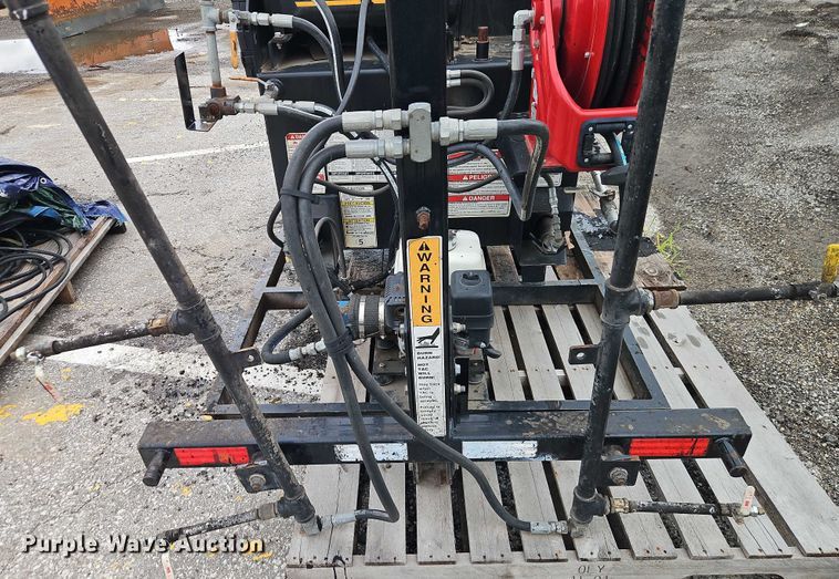 image for item EB8185 LeeBoy 150 tack distributor 