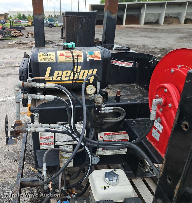 image for item EB8185 LeeBoy 150 tack distributor 