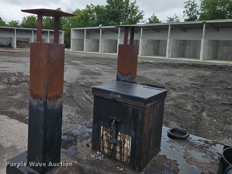 image for item EB8185 LeeBoy 150 tack distributor 