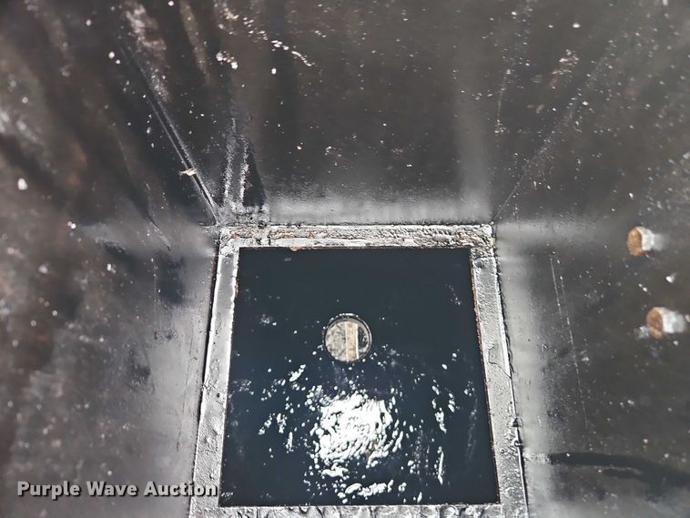 image for item EB8185 LeeBoy 150 tack distributor 