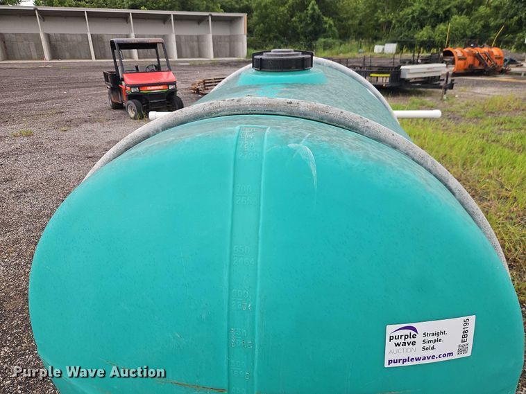 image for item EB8195 Hook lift tank bed