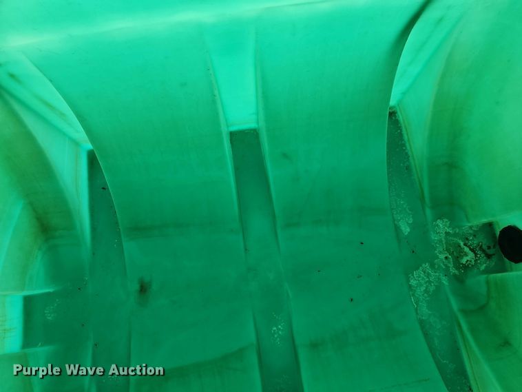 image for item EB8195 Hook lift tank bed