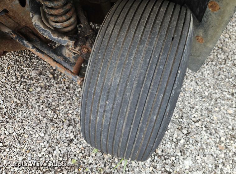 image for item EB8196 Cushman Turf-Truckster utility vehicle