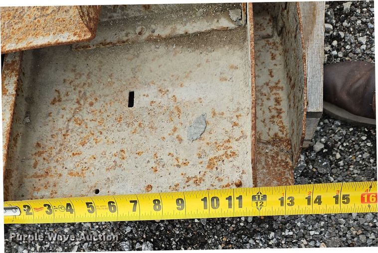 image for item EB8197 Concrete curb forms