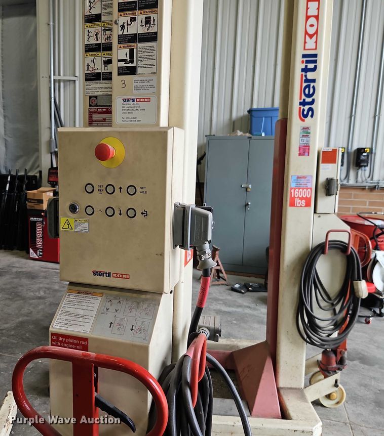 image for item EB8198 (4) Stertil Koni ST-1072 column lifts